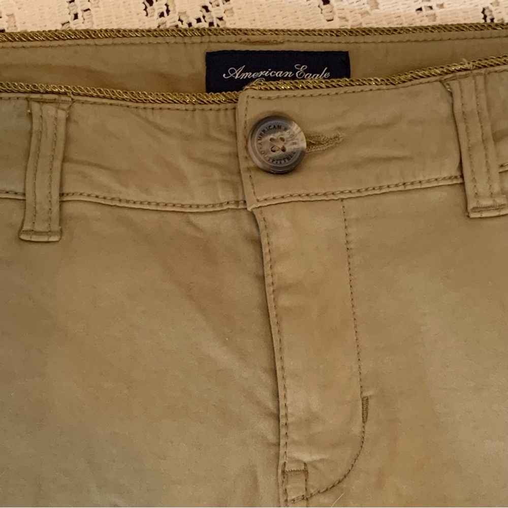 *NWT* American Eagle Outfitters (AEO) Midi Shorts - Picture 3 of 8